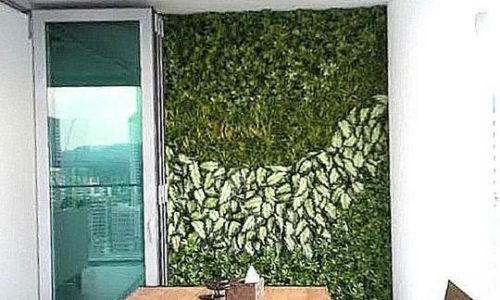 Artificial-vertical-garden-at-balcony_small